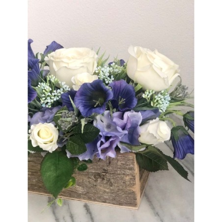 Altholz Kollektion - Arrangement in einem Holzgefäss