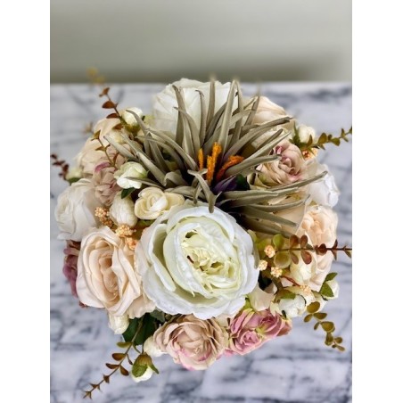 Künstliche Blumen Arrangement in einer Vase 4