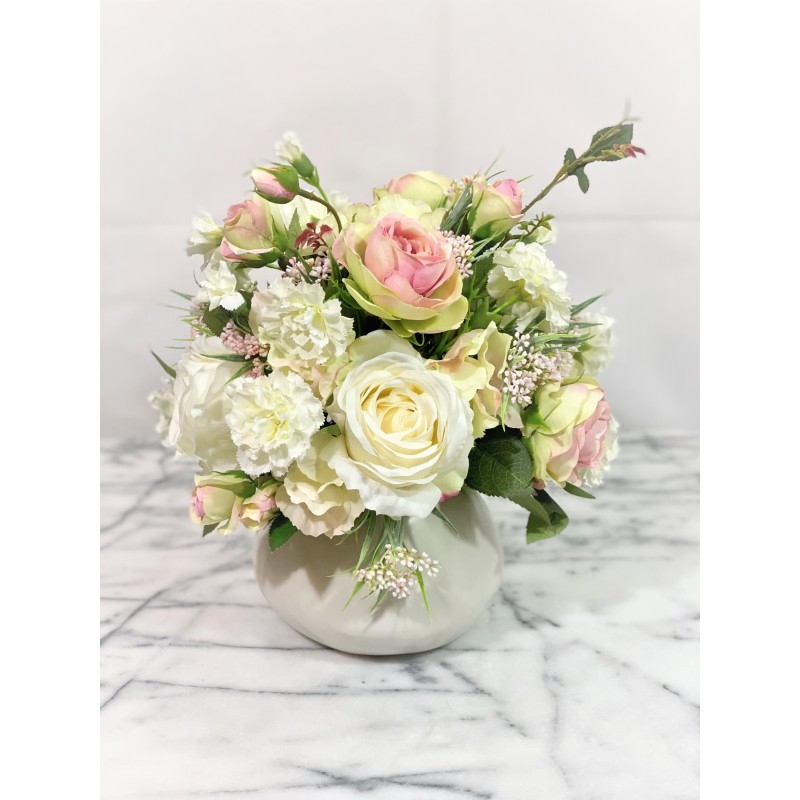 Kunstblumen Arrangement in einer Vase 3