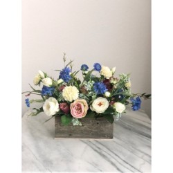 Altholz Kollektion - Kunstblumen Arrangement in einem Holzgefäss