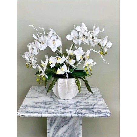 Grosses Arrangement mit Orchidee in einer Vase 2