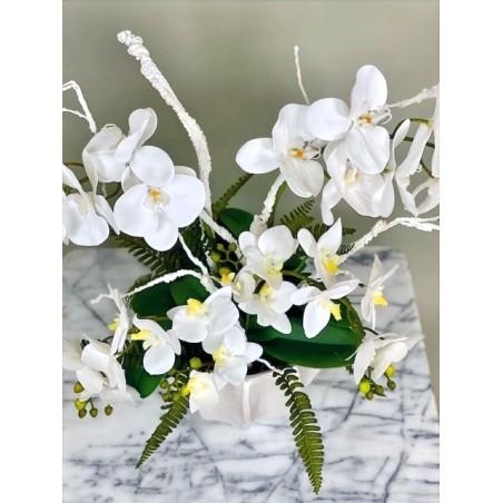 Grosses Arrangement mit Orchidee in einer Vase 3