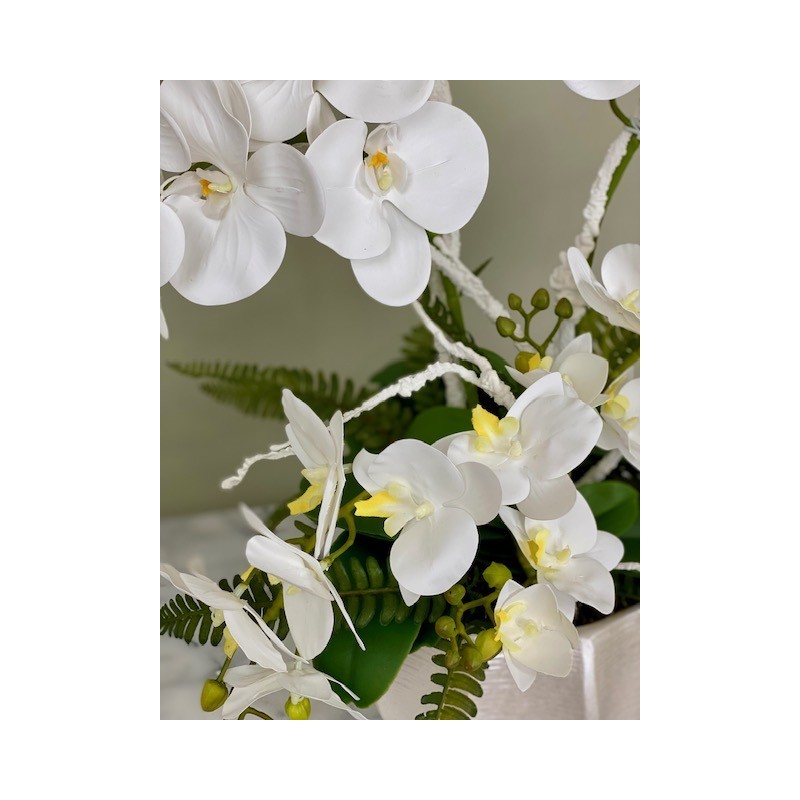 Grosses Arrangement mit Orchidee in einer Vase 4