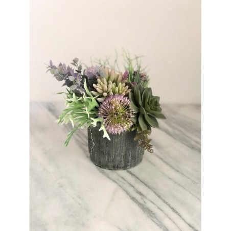 Kleines Arrangement mit Sukkulenten in einer Vase 3