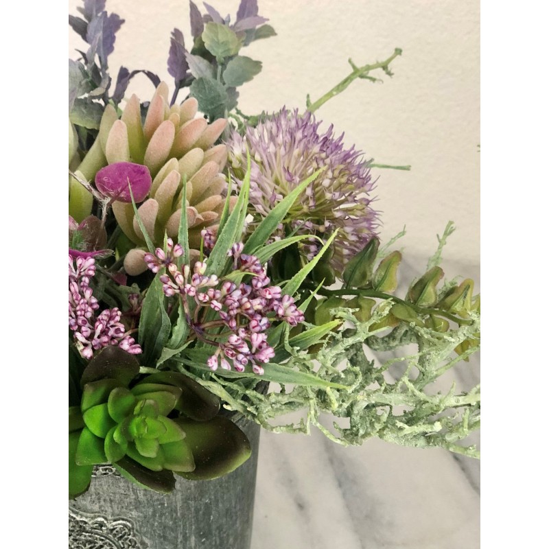Kleines Arrangement mit Sukkulenten in einer Vase 4