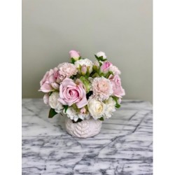 Künstliches Arrangement in einer Vase