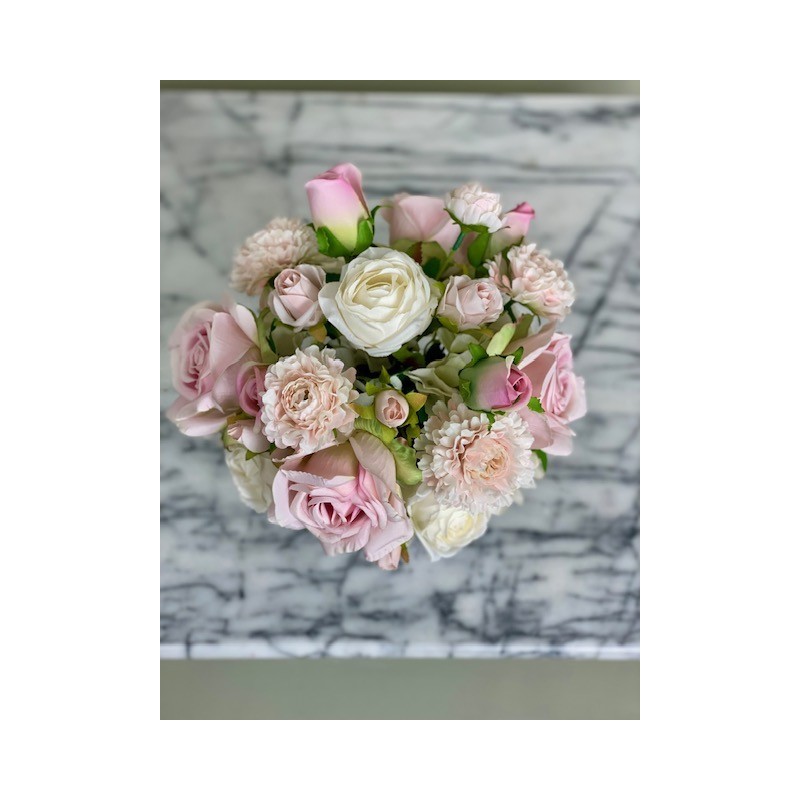 Künstliches Arrangement in einer Vase 3