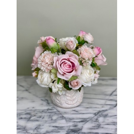 Künstliches Arrangement in einer Vase 4