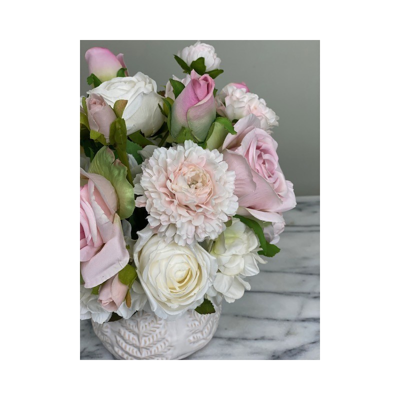 Künstliches Arrangement in einer Vase 5