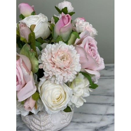 Künstliches Arrangement in einer Vase 5