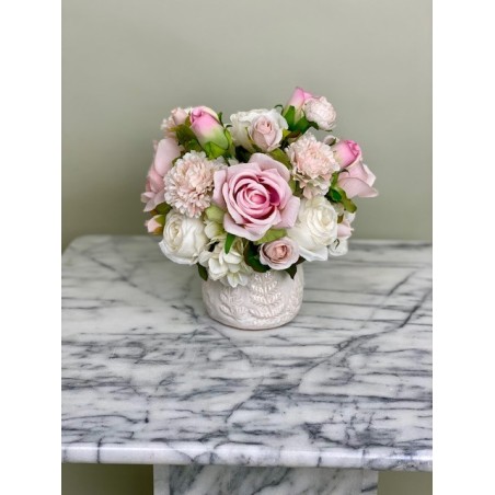 Künstliches Arrangement in einer Vase 6