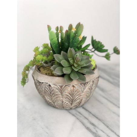 Künstliches Arrangement mit Sukkulenten