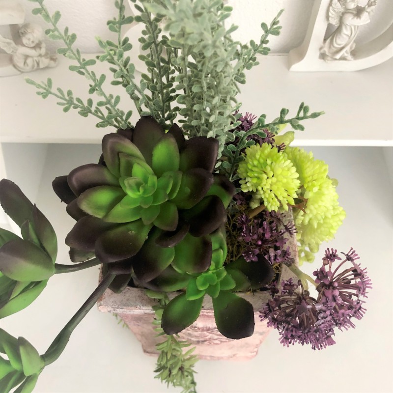 Künstliche Sukkulenten in einer Vase aus Beton 4