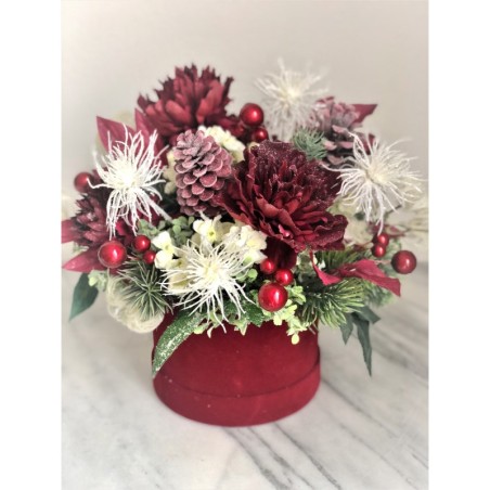 Winterliches Arrangement in einer Velour Box