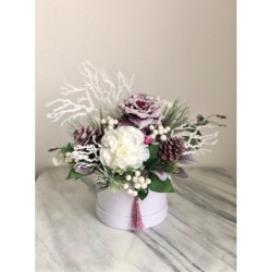 Winterliches Arrangement in einer Velour Box