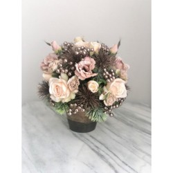 Weihnachtsarrangement in einer Vase