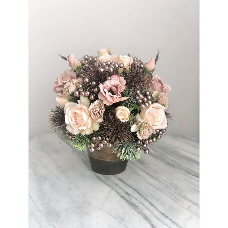 Weihnachtsarrangement in einer Vase