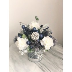 Künstliches Arrangement in einer Vase