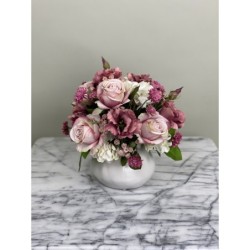 Kunstblumen Arrangement in einer Vase