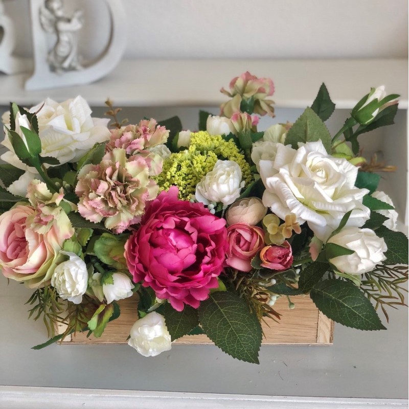 Kunstblumen Arrangement in einem Holzgefäss 3