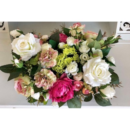 Kunstblumen Arrangement in einem Holzgefäss 4