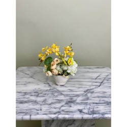 Blütenfreude – Festes Kunstblumen-Arrangement mit Schmetterling 2