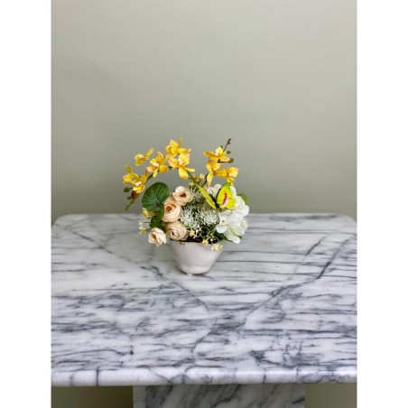 Blütenfreude – Festes Kunstblumen-Arrangement mit Schmetterling 2