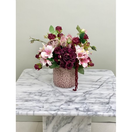 Künstliches Blumenarrangement in einer Vase 2