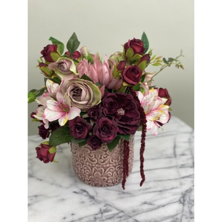 Künstliches Blumenarrangement in einer Vase 5