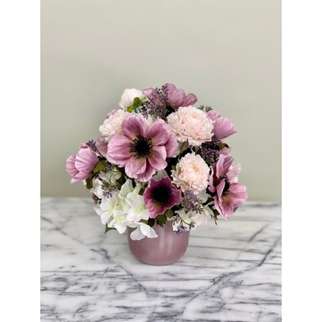 Romantisches Blumenarrangement in Rosatönen
