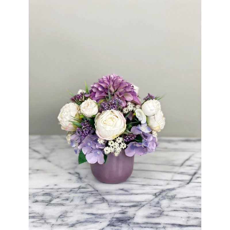 Kleines Arrangement in einer Vase