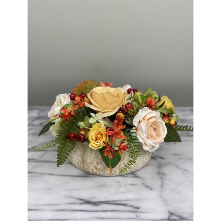 Künstliches Blumen Arrangement in einer Vase