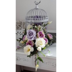 Kunstblumen im Käfig 2