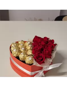 Herzbox mit Rosen Ferrero Rocher