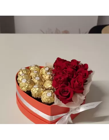 Herzbox mit Rosen Ferrero Rocher