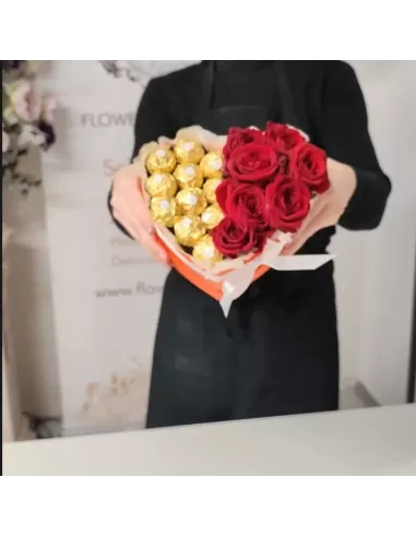 Herzbox mit Rosen Ferrero Rocher
