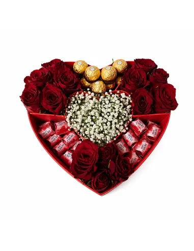 Herzbox mit roten Rosen und Pralinen