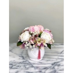 Kleines Arrangement in einer Vase