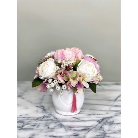 Kleines Arrangement in einer Vase