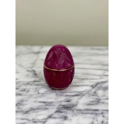 Dekoratives Glas-Ei in Bordeaux mit geometrischem Reliefmuster