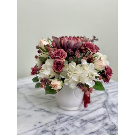 Kleines Arrangement in einer Vase befestigt 3