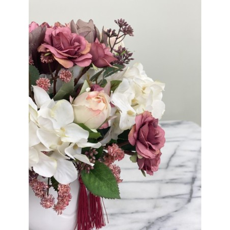 Kleines Arrangement in einer Vase befestigt 5