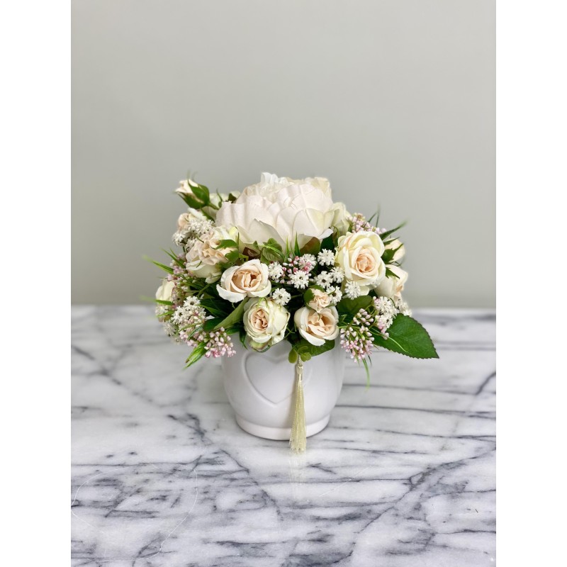 Kleines Arrangement in einer Vase