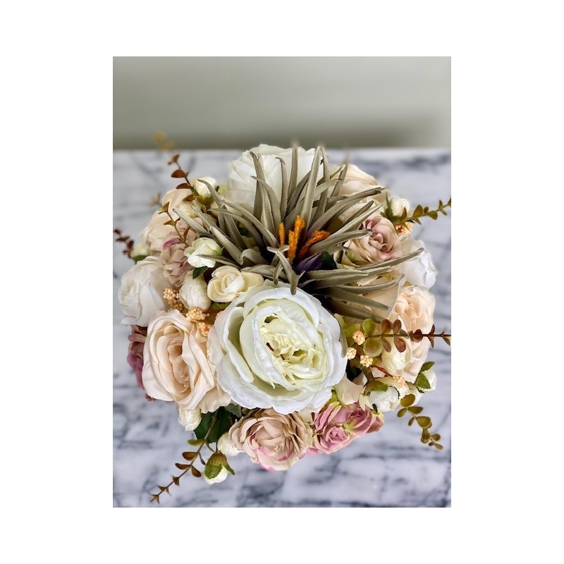 Künstliche Blumen Arrangement in einer Vase 4