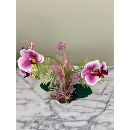 Kunstorchidee in einer Vase arrangiert 2