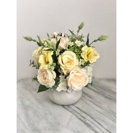 Kunstblumen Arrangement in einer Vase 3