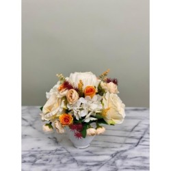 Elegantes Rosen-Arrangement in warmen Farbtönen 2