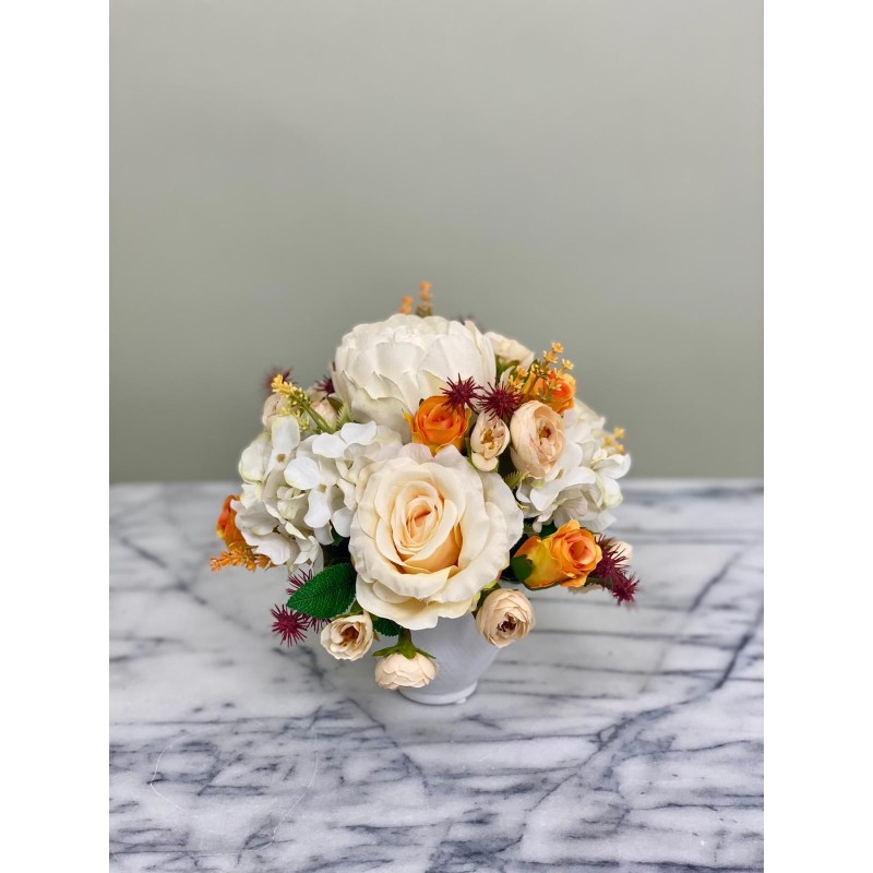 Elegantes Rosen-Arrangement in warmen Farbtönen 5