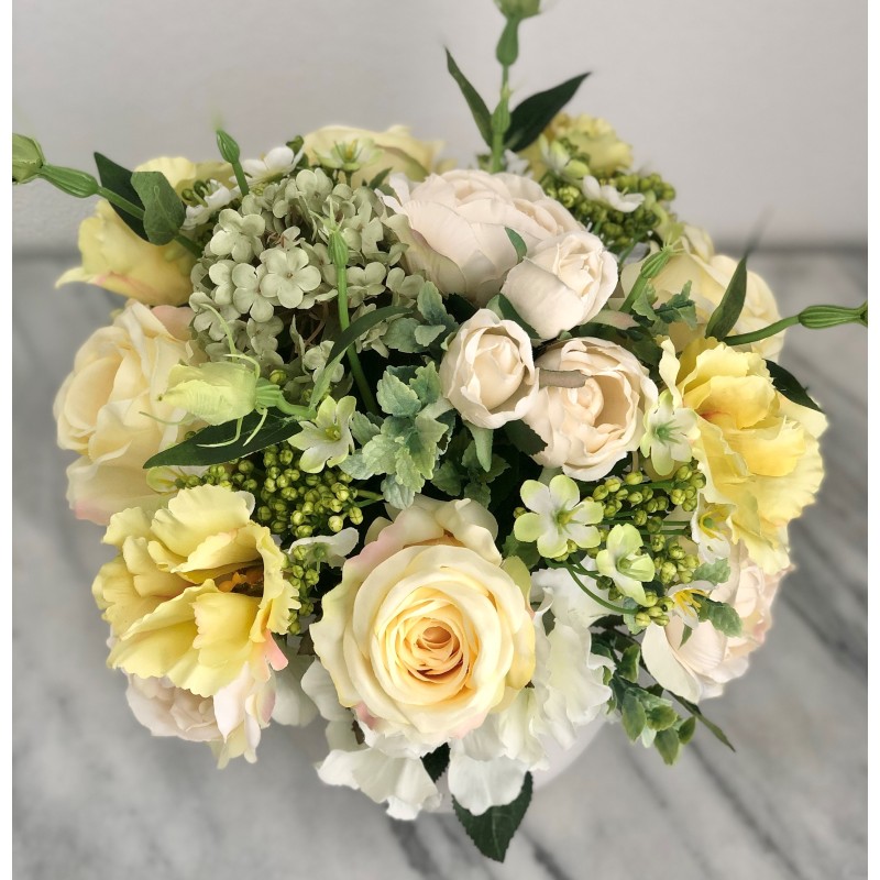 Kunstblumen Arrangement in einer Vase 4