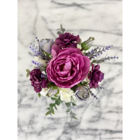 Kleines Kunstblumenarrangement in einer Vase befestigt 4